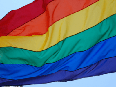 La importancia de incluir la perspectiva LGBTQ+ una Pericial